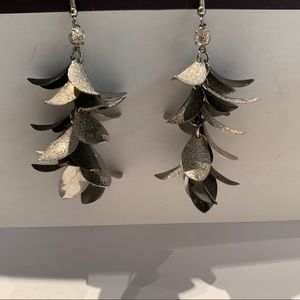 Dangle tiered earrings